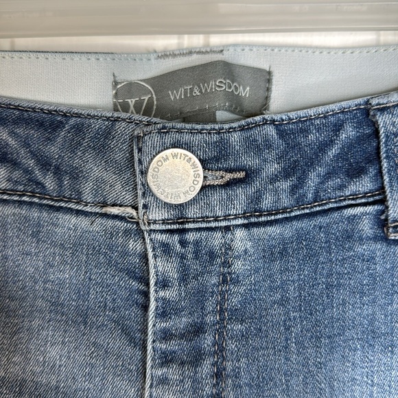 Wit & Wisdom Bermuda Jeans Distressed Shorts Sz 8 - Picture 5 of 12